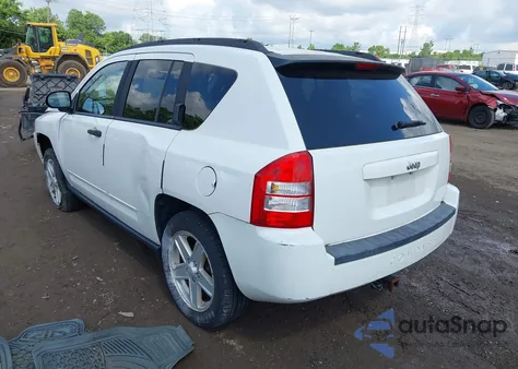 2008 Jeep Compass Sport z USA, uszkodzony, nr VIN 1J8FT47W28D691757